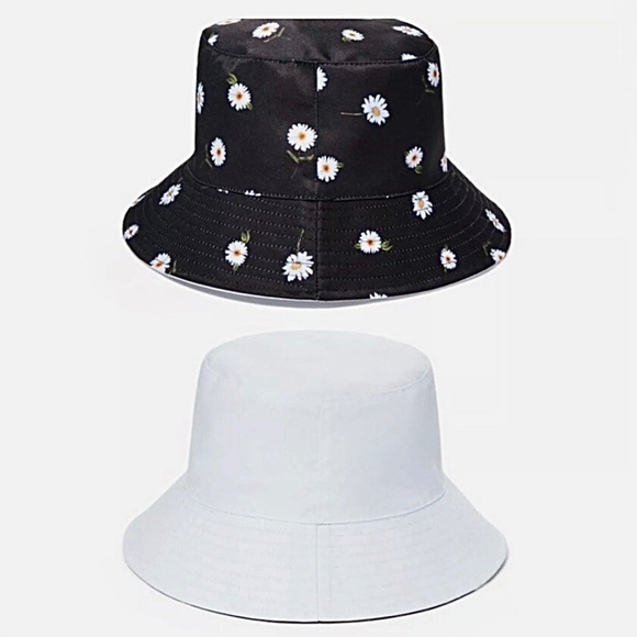 Alice + Olivia Reversible Daisy Print Bucket Hat - Picture 2 of 14